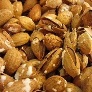 بادام منقا